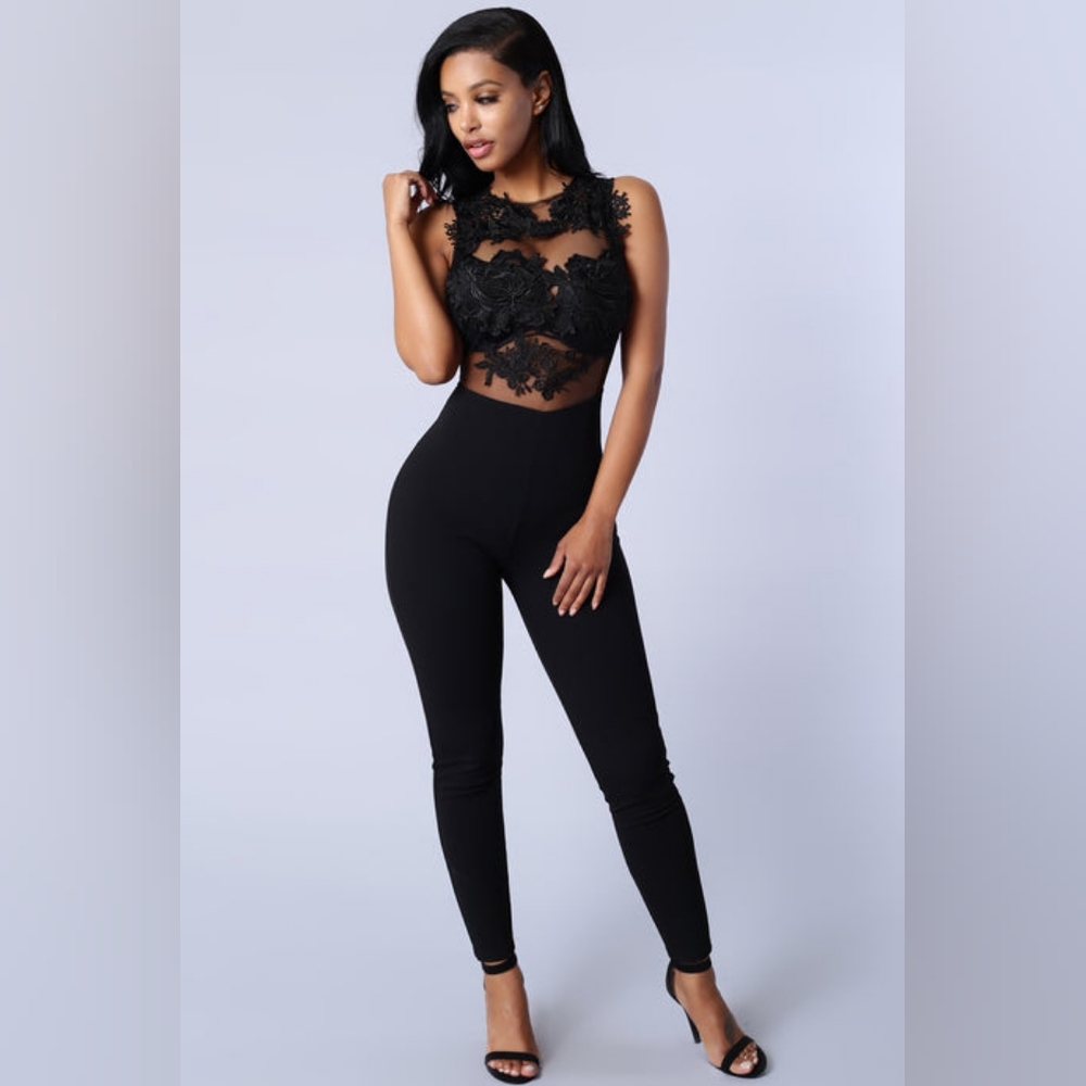 Black Sleeveless Jumpsuit 🖤